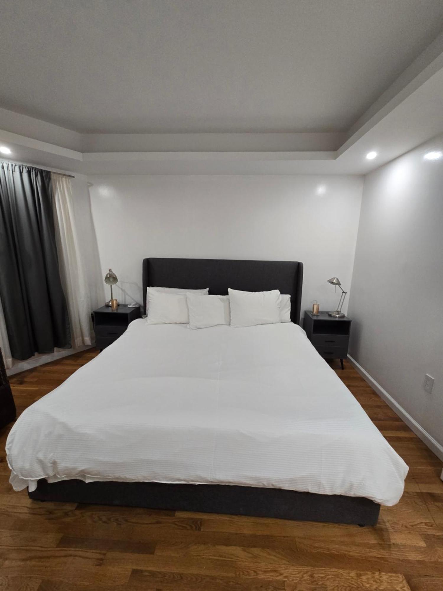 Beautiful Boston Bedroom - New Renovation Exterior photo