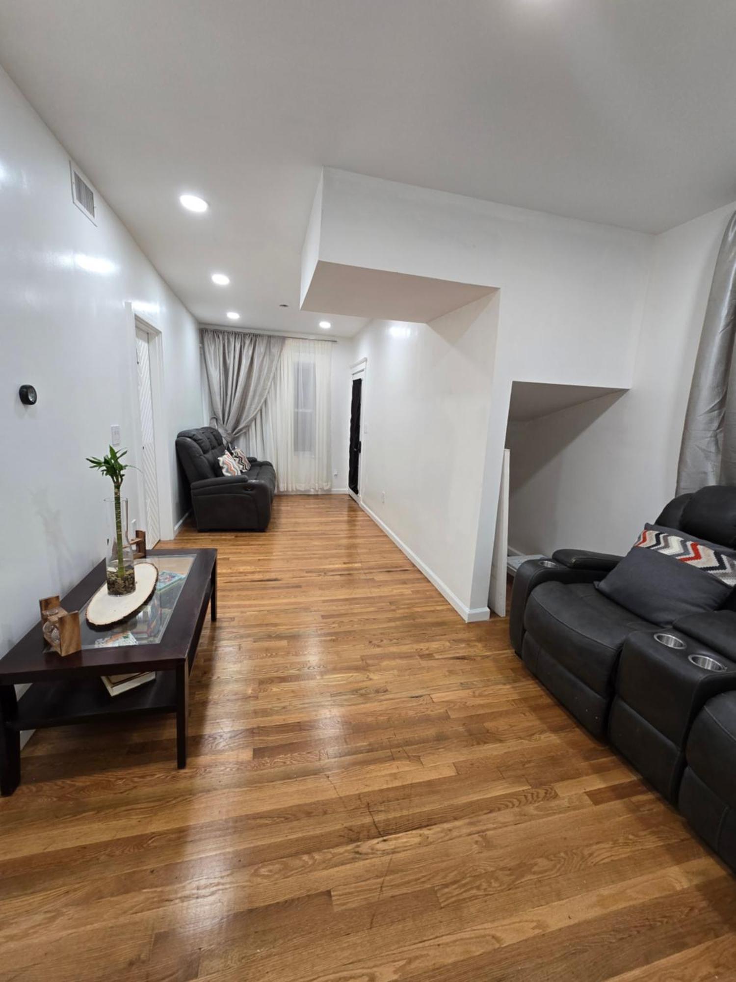 Beautiful Boston Bedroom - New Renovation Exterior photo